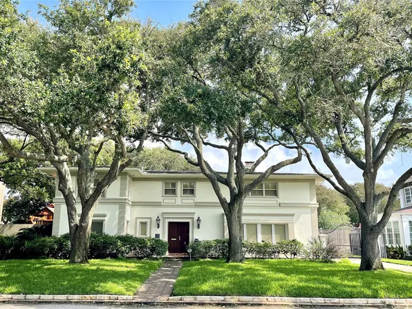 4814 Denver Dr, Galveston, TX 77551