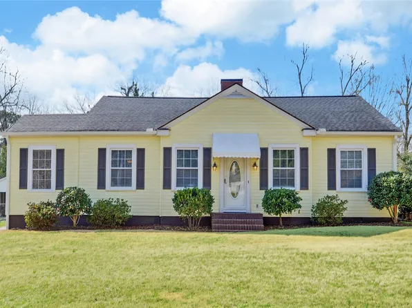 135 Highland Ave, Hartwell, GA 30643