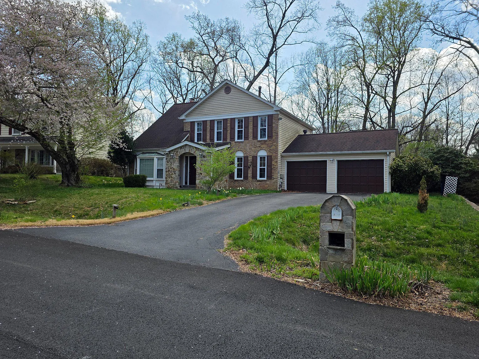 4 bed, 3.5 bath, 2718 sqft, $4,500 — Photo 2