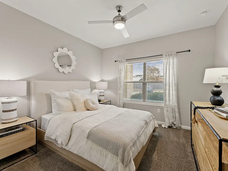 Legacy Flats — Photo 14