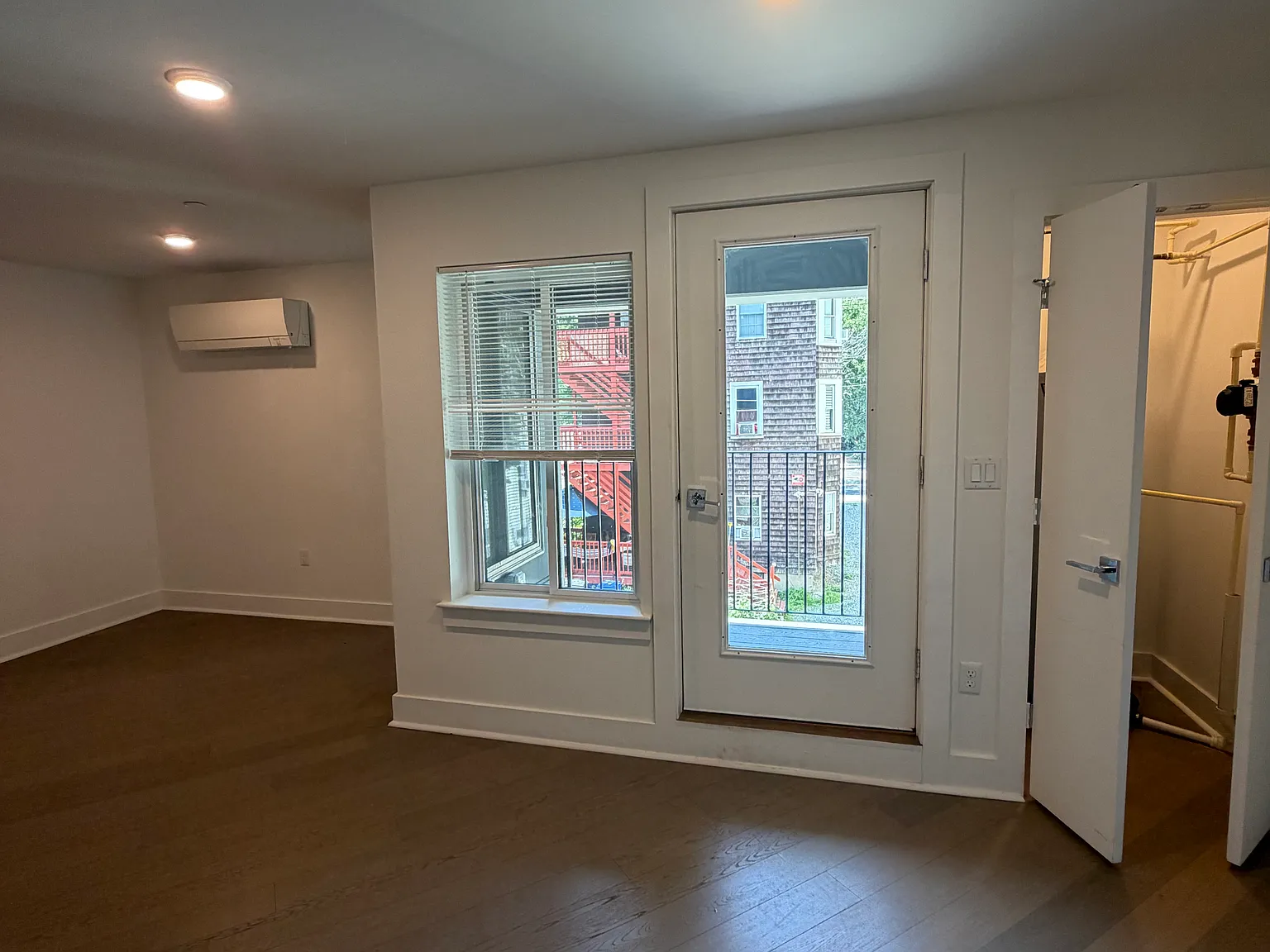 1 bed, 964 sqft, $2,625 — Photo 4