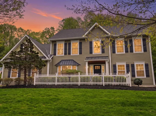 3913 Charter Club Dr, Doylestown, PA 18902