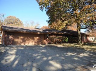 2322 Orchard Ln, Lawrence, KS 66049