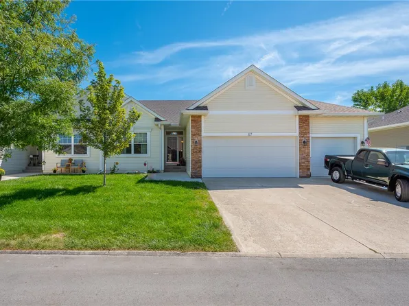 67 SE Sugarberry Ln, Pleasant Hill, IA 50327
