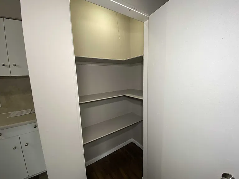 9209 Jasper Ave NW — Photo 8