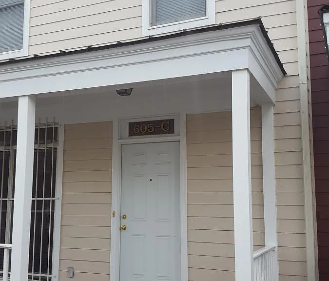 605 Spring St — Photo 3