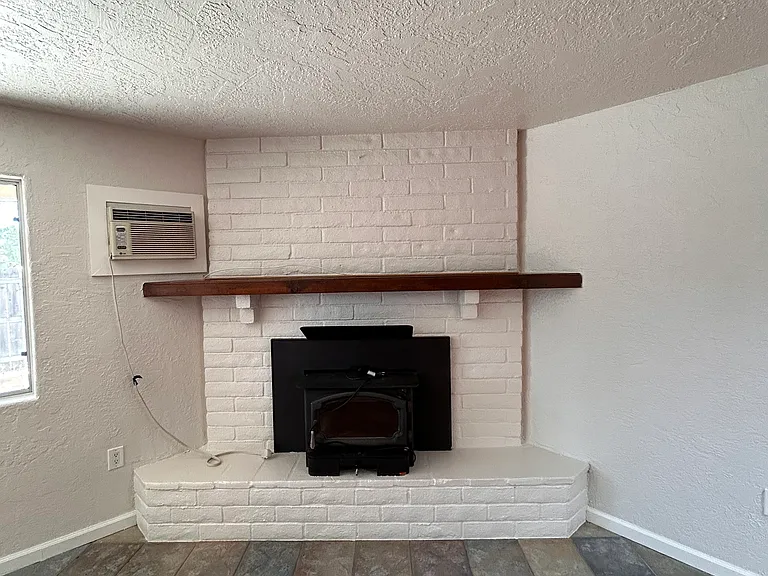 104 Durgin St — Photo 16