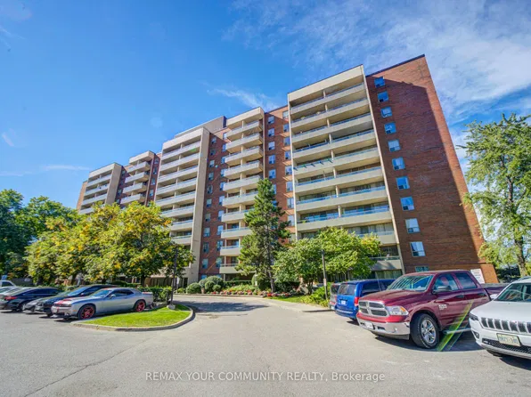 19 Four Winds Dr #711, Toronto, ON M3J 2S9