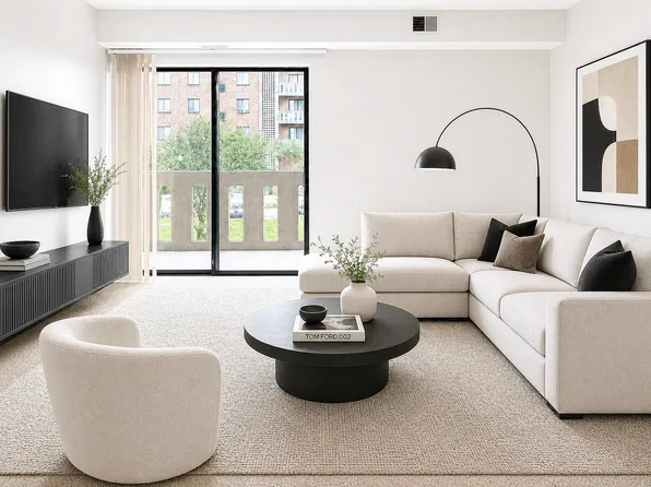Wellington Square Apartments