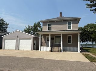 311 W 3rd St, Graceville, MN 56240