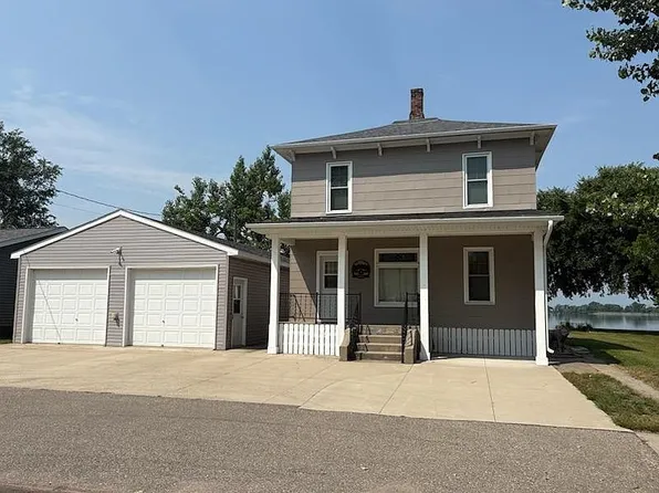 311 W 3rd St, Graceville, MN 56240