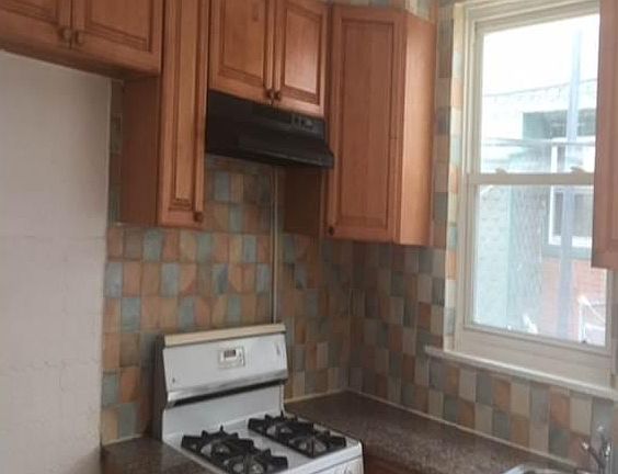 5th image of 6024 Summer St