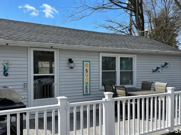 16 North Street, Madison, CT 06443