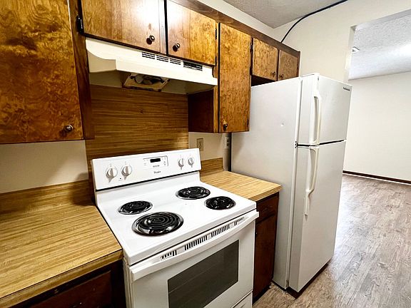 5th image of 113 Noel Dr APT D