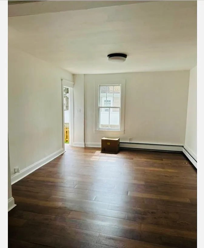 Building Photo - 21 Woodbine St #1