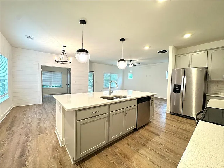 2955 Vinca Dr — Photo 9
