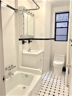 Rented by CitySites Real Estate Group | media 6