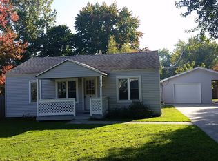 207 6th St, Breckenridge, MI 48615