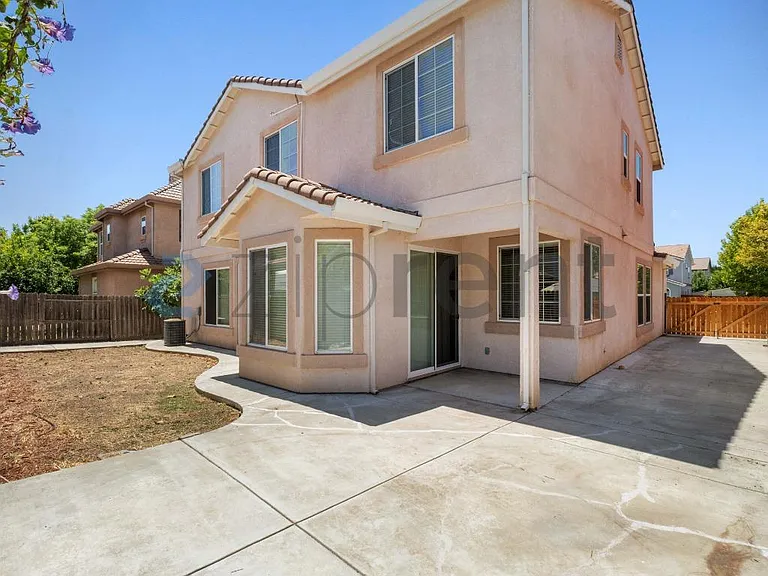 166 Barcelona Dr — Photo 35