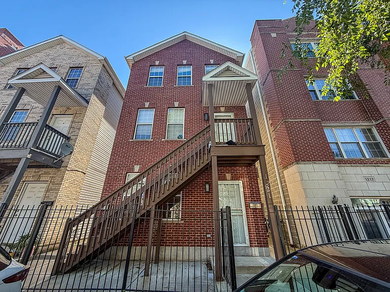 1221 N Honore St #1 — Photo 1