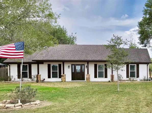 2286 Chew Road, Sealy, TX 77474