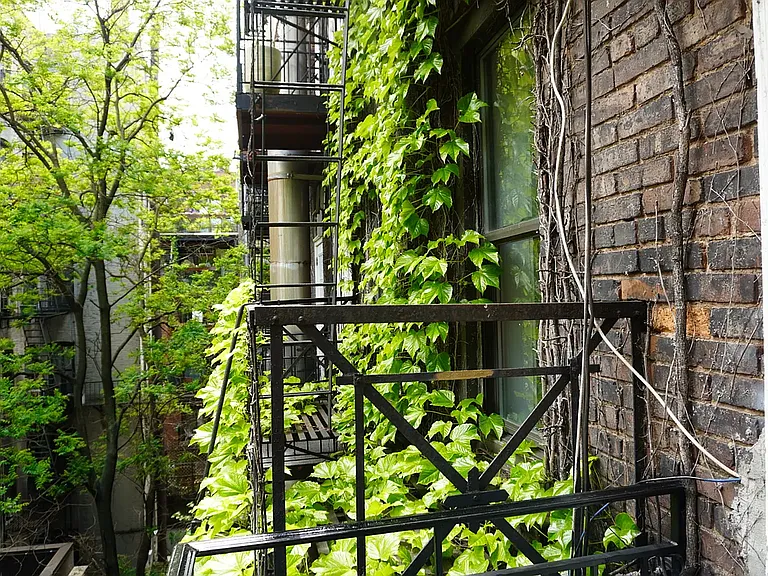 53 Leroy St #CD5 — Photo 9