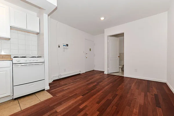 Rented by J Misrahi Realty Corp | media 26