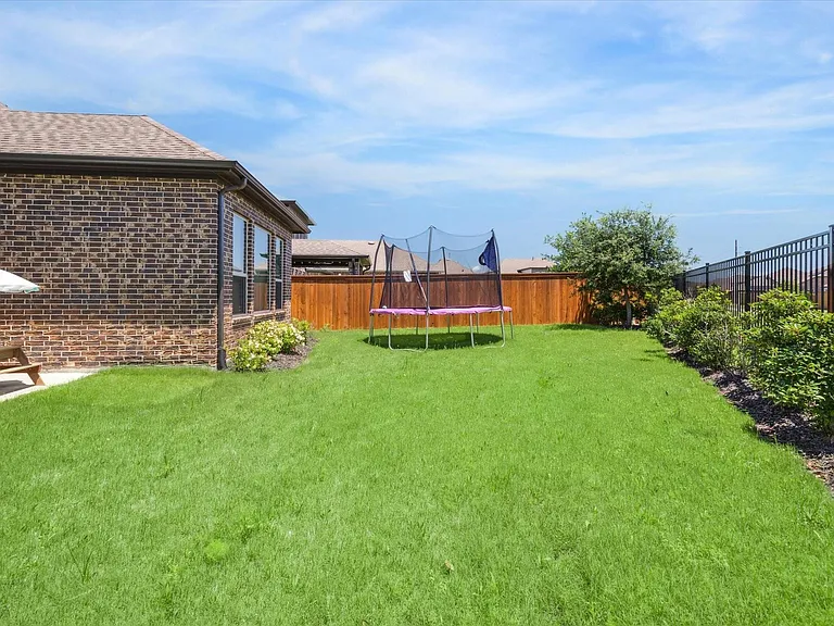 11718 Lost Maples Springs Dr — Photo 36