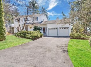 7 Hyde Rd, West Hartford, CT 06117