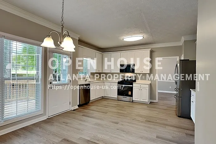 2305 Luther Ter SW — Photo 7