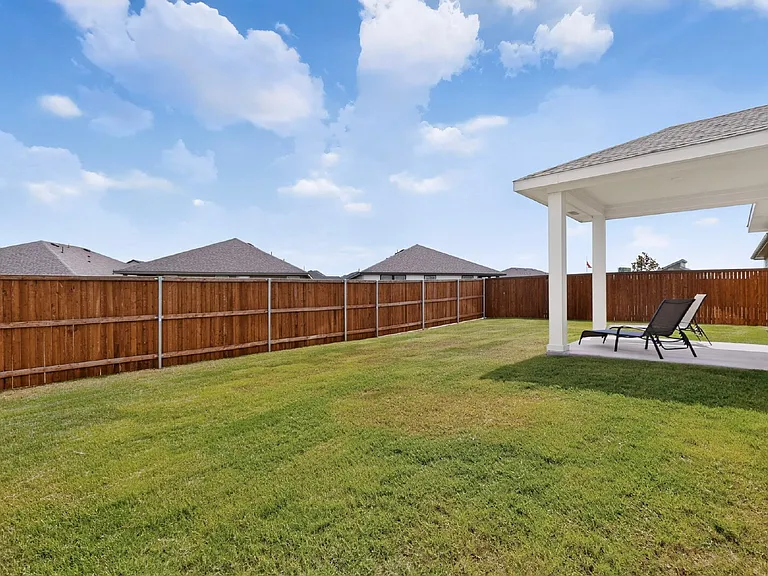 114 Drovers Dr — Photo 37