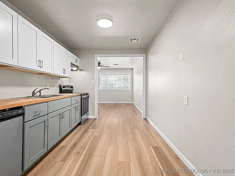 318 SE Avondale Ave — Photo 10