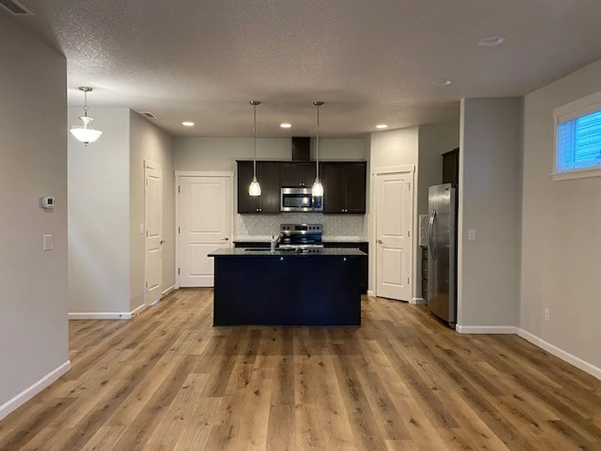 Building Photo - 5800 NE 56th Pl