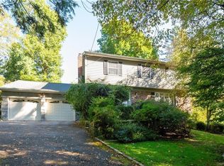 2 Meadow Ln, Chappaqua, NY 10514