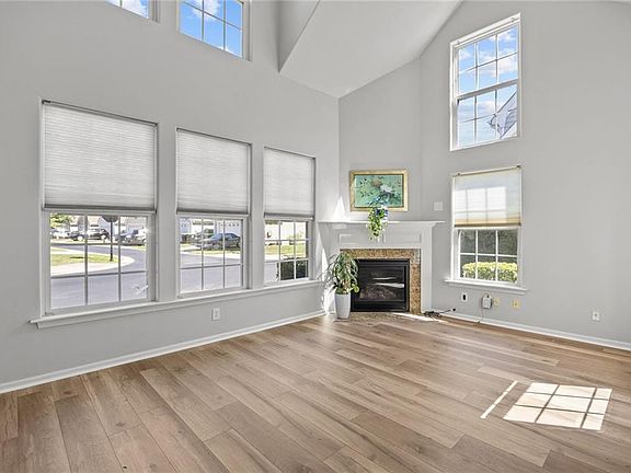 2nd image of 2284 Humphreys Dr #281