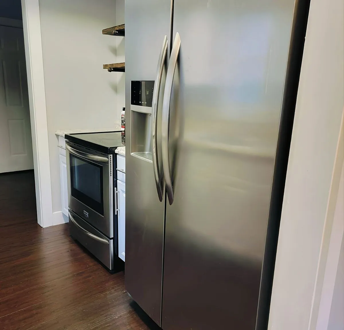 2 bed, 1.5 bath, 1096 sqft, $1,300 — Photo 3