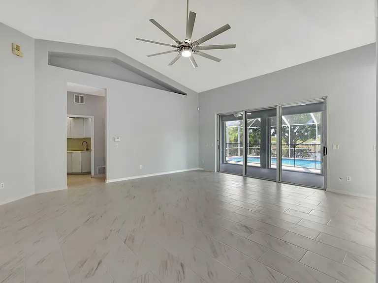 2704 SE Eagle Dr — Photo 15