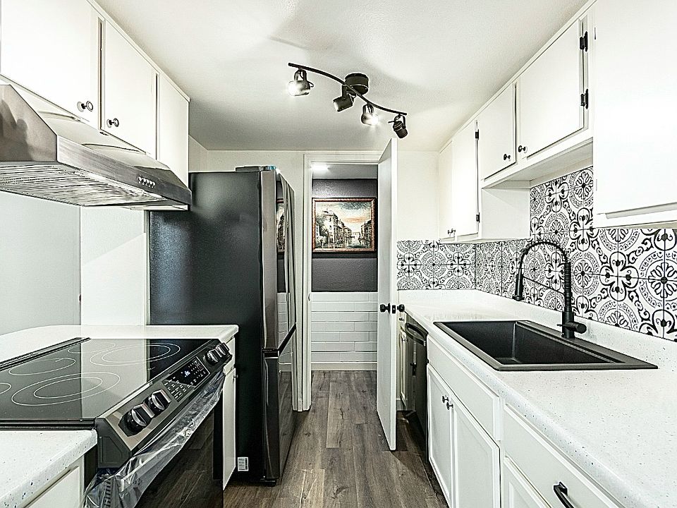 1. Kitchen is fully renovated!!
