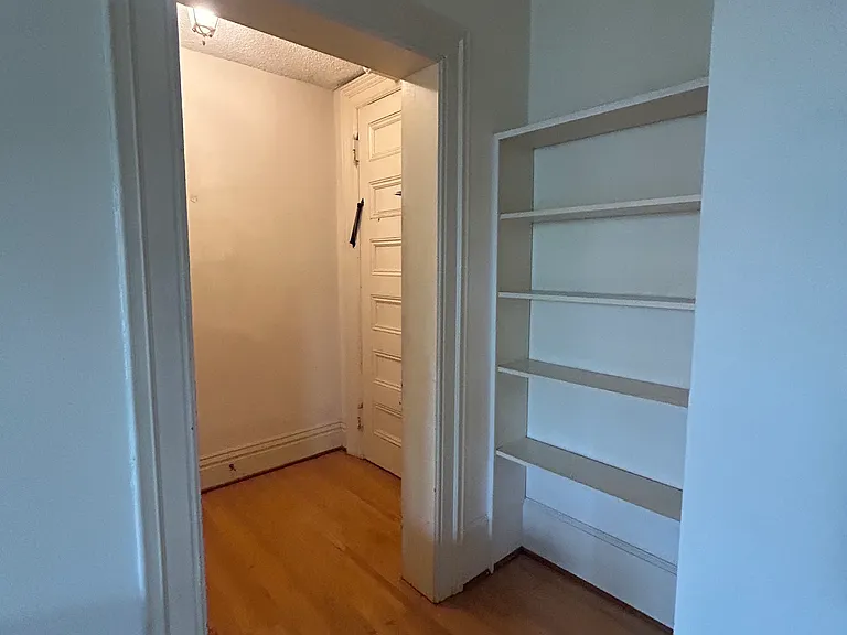737 East Ave #10 — Photo 3