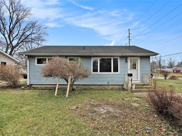 102 Walnut St, Three Oaks, MI 49128
