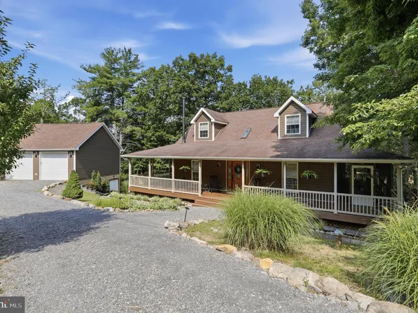 370 Hemlock Ct, Paw Paw, WV 25434