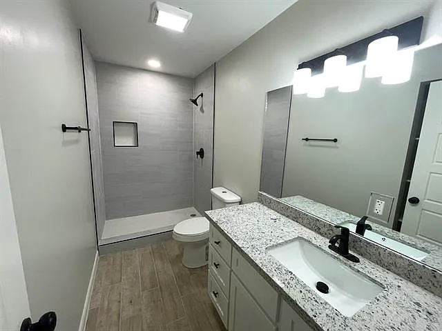 3001 E Price St #12 — Photo 9