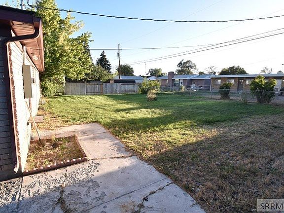 4th image of 1310 Merrett Dr