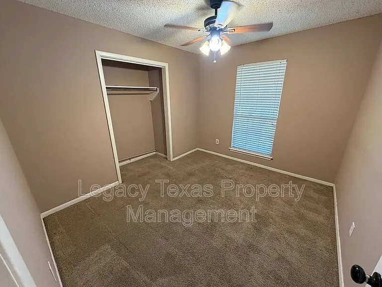 513 Willow Cir W — Photo 10