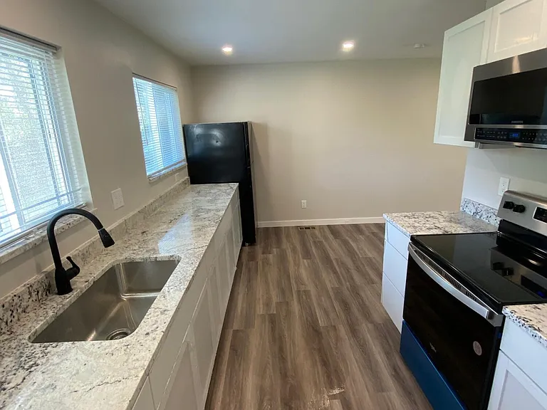 1654 Wiard Blvd — Photo 5