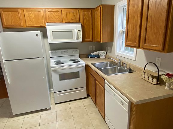 3rd image of 6793 Woodcreeper Dr
