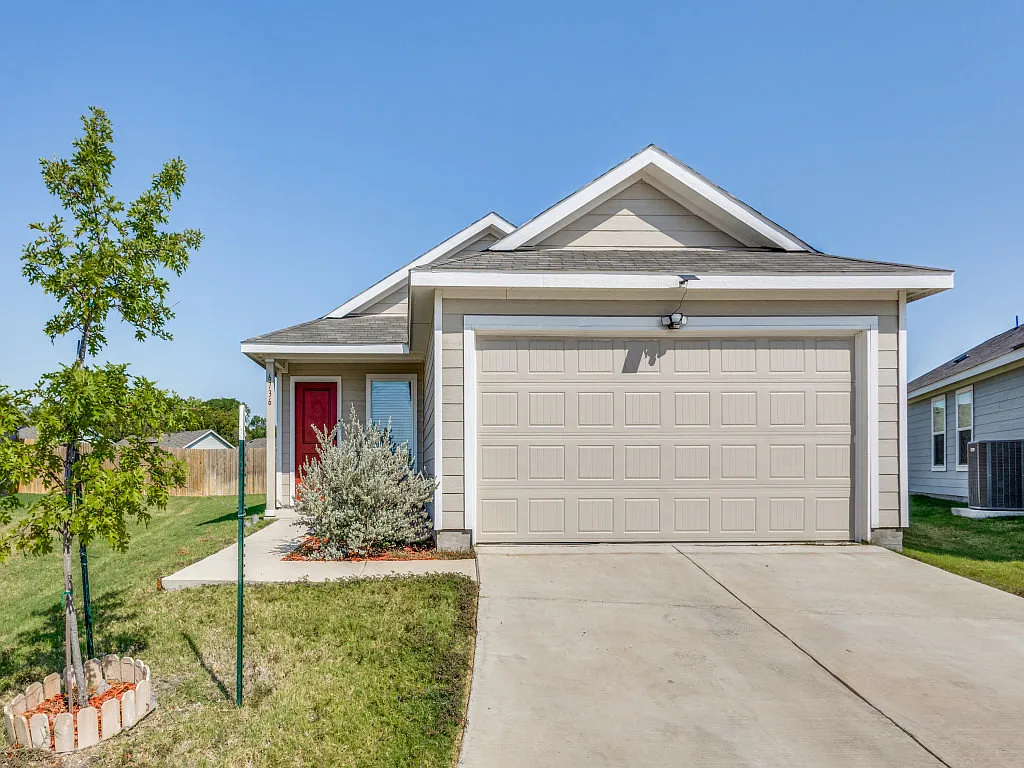4 bed, 1599 sqft, $1,850 — Photo 1