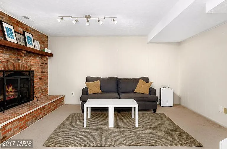 9207 Bailey Ln — Photo 11