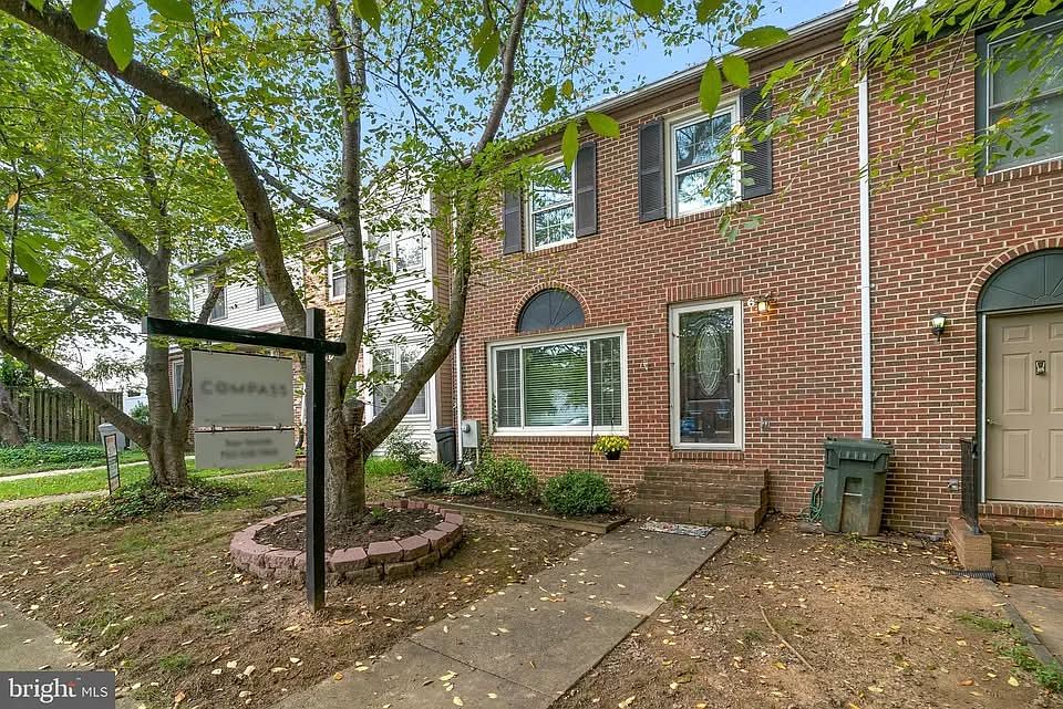 1st image of 119 E Main St APT 6