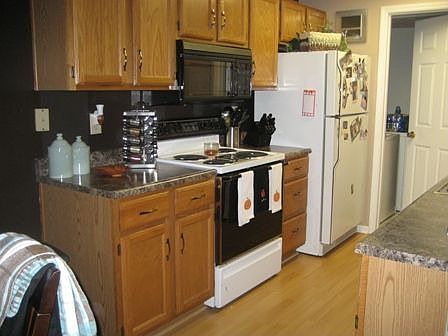 Kitchen *NEW countertops and updated cabinets!